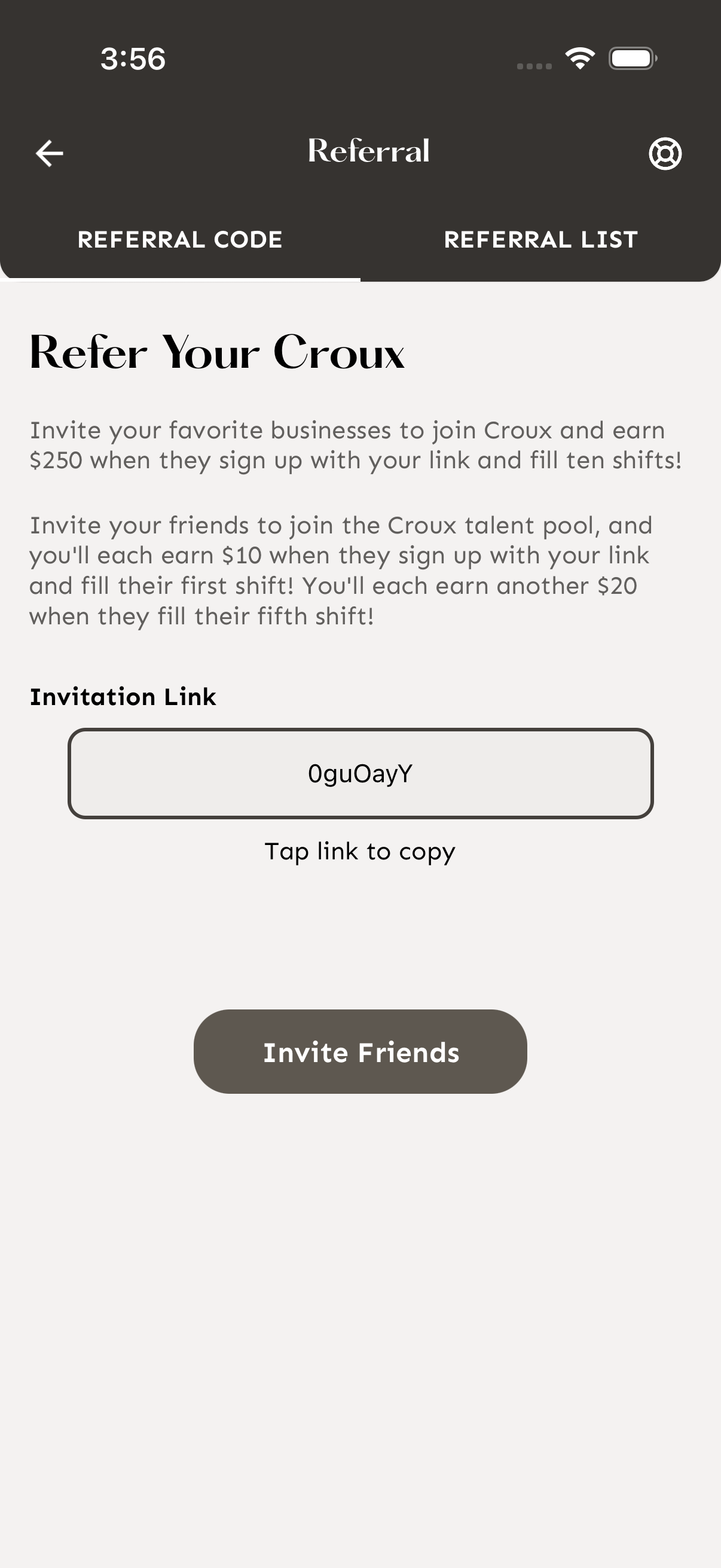 Pantalla de referidos del talento con enlace de invitación y botón Invite Friends
